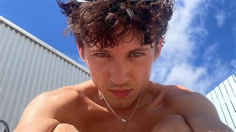 troye sivan thirst trap|Troye Sivan Shares Sweaty Thirst Trap and We Can Thank。